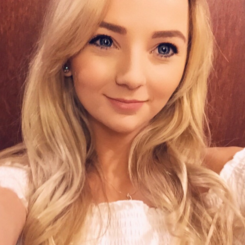 Meet your Posher, Carrie